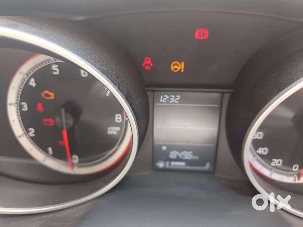 Maruti Suzuki Swift 2022 Petrol 18000 Km Driven