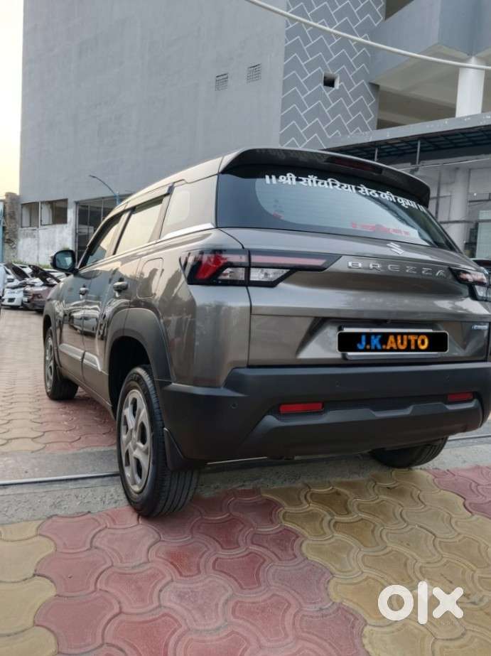 Maruti Suzuki Brezza 1.5 Vxi Smart Hybrid, 2023, Petrol