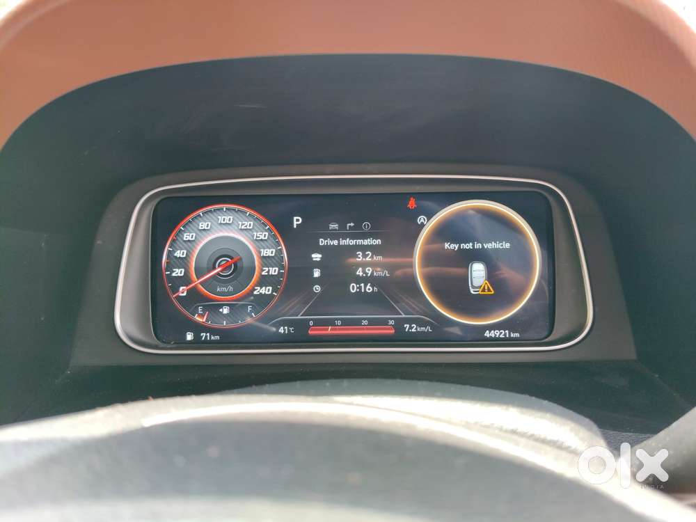 Hyundai Alcazar 2.0 Signature (o) Petrol At 7 Str, 2023, Petrol