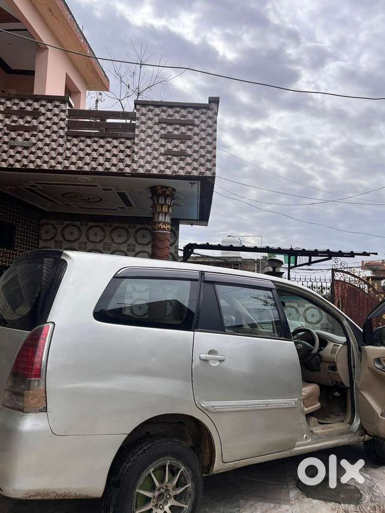 Toyota Innova 2008 Diesel 100000 Km Driven