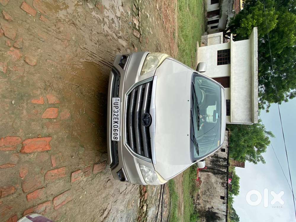 Toyota Innova 2.5 G 2012