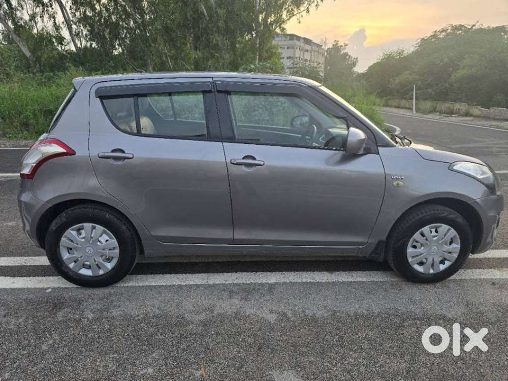 Maruti Suzuki Swift Lxi Option, 2016, Cng & Hybrids