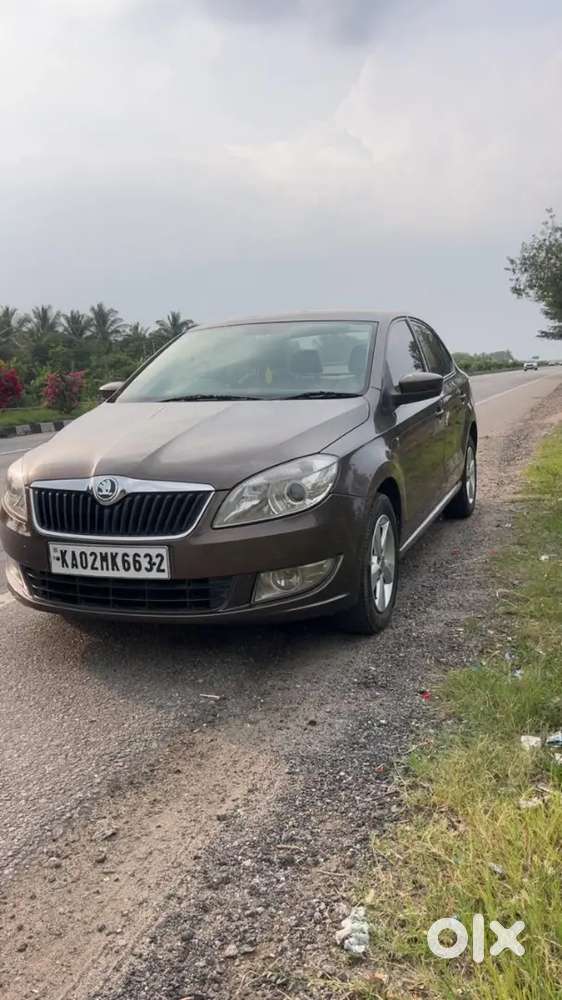 Skoda Rapid Elegance Plus 2015 Model Diesel Automatic