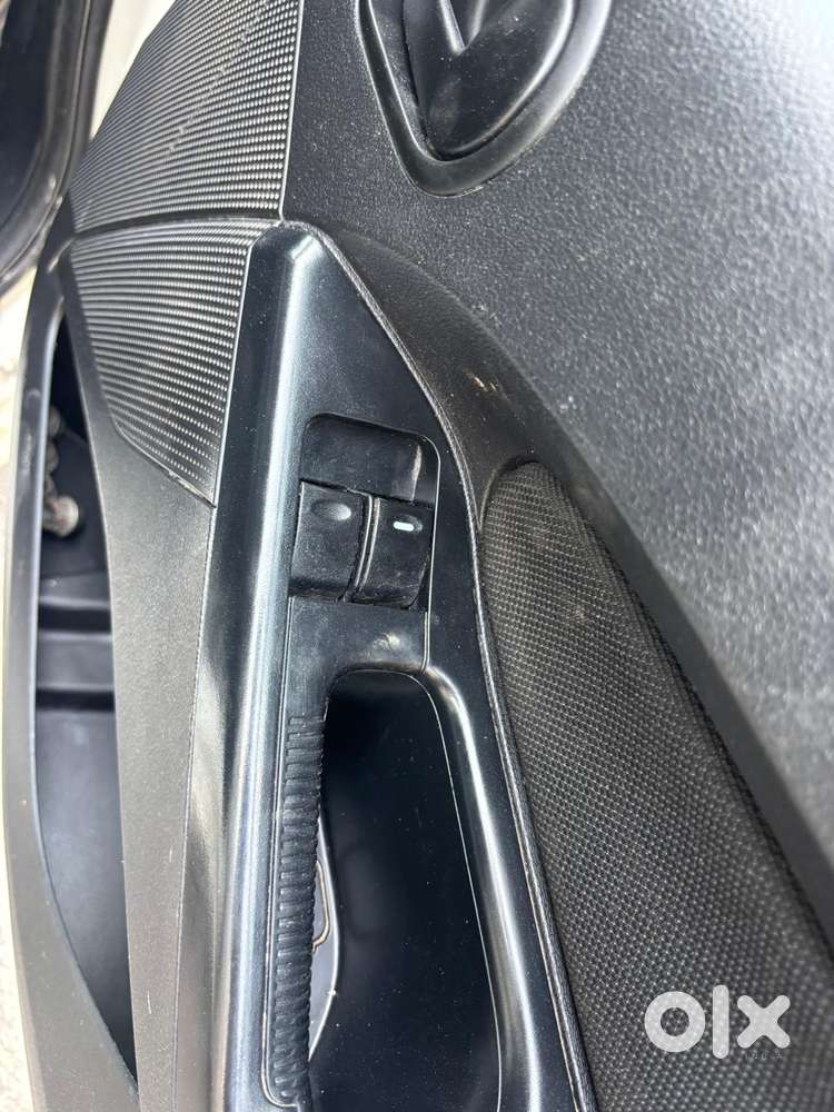 Ford Figo 2010-2012 Petrol Zxi, 2014, Petrol