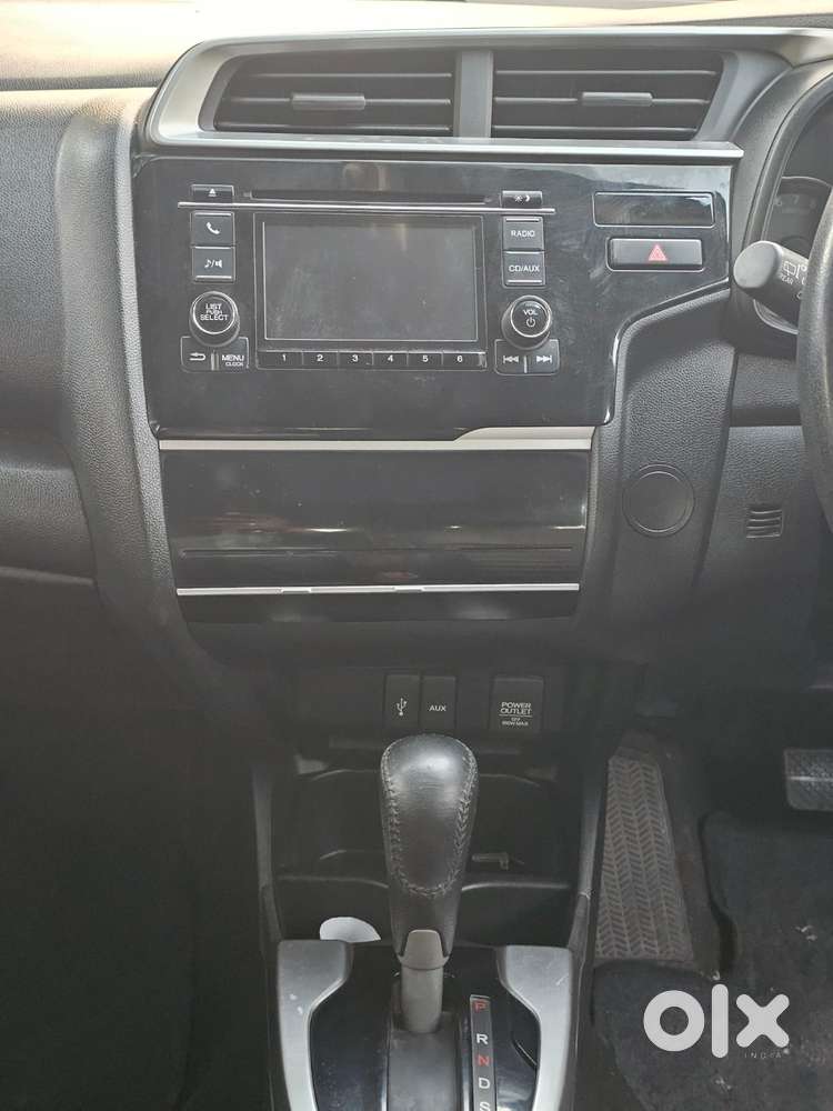 Honda Jazz V Cvt, 2017, Petrol