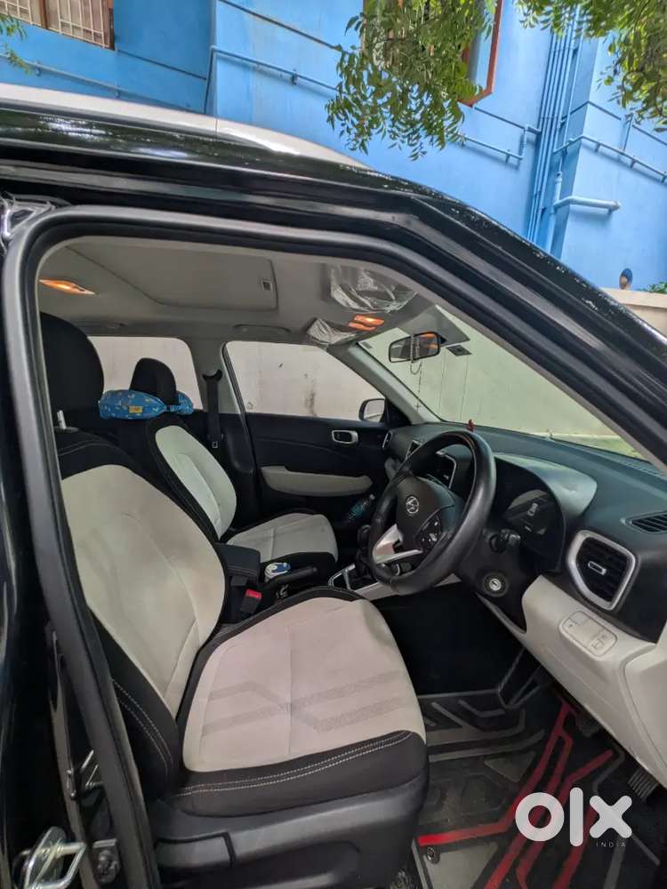 Hyundai Venue E Plus Petrol 2025