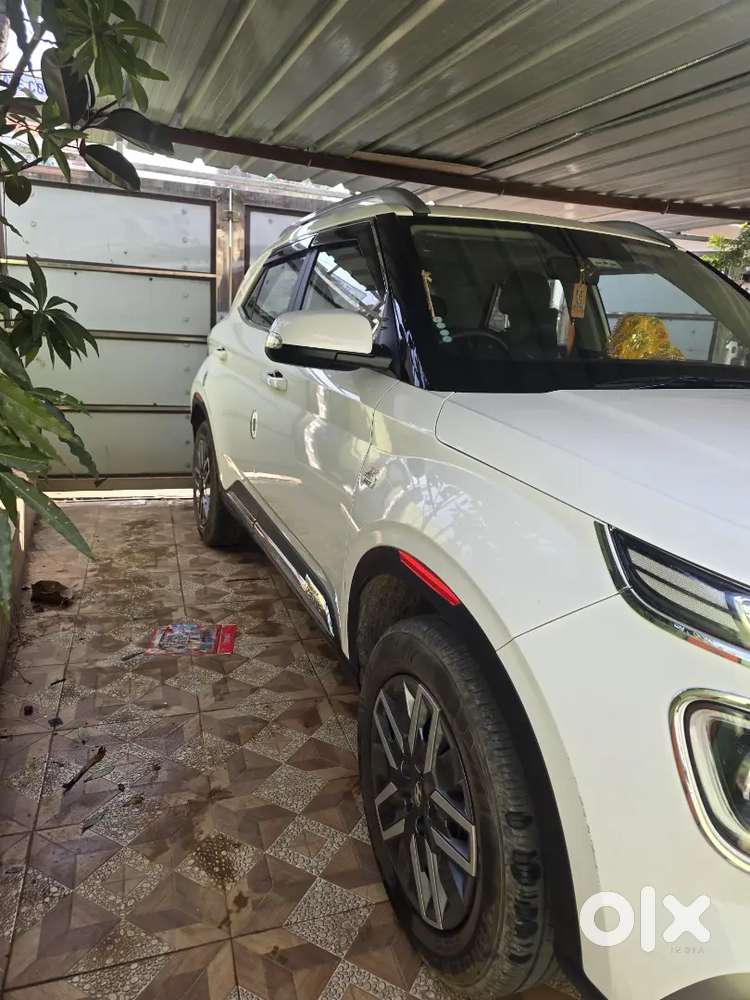 Hyundai Venue 2023 Petrol 16000 Km Driven