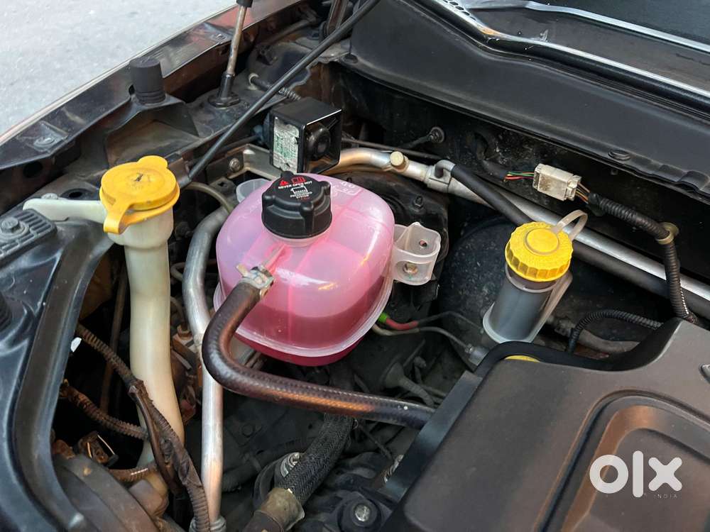 Mahindra Kuv 100 Mahindra-kuv-100-d75-k8, 2017, Petrol