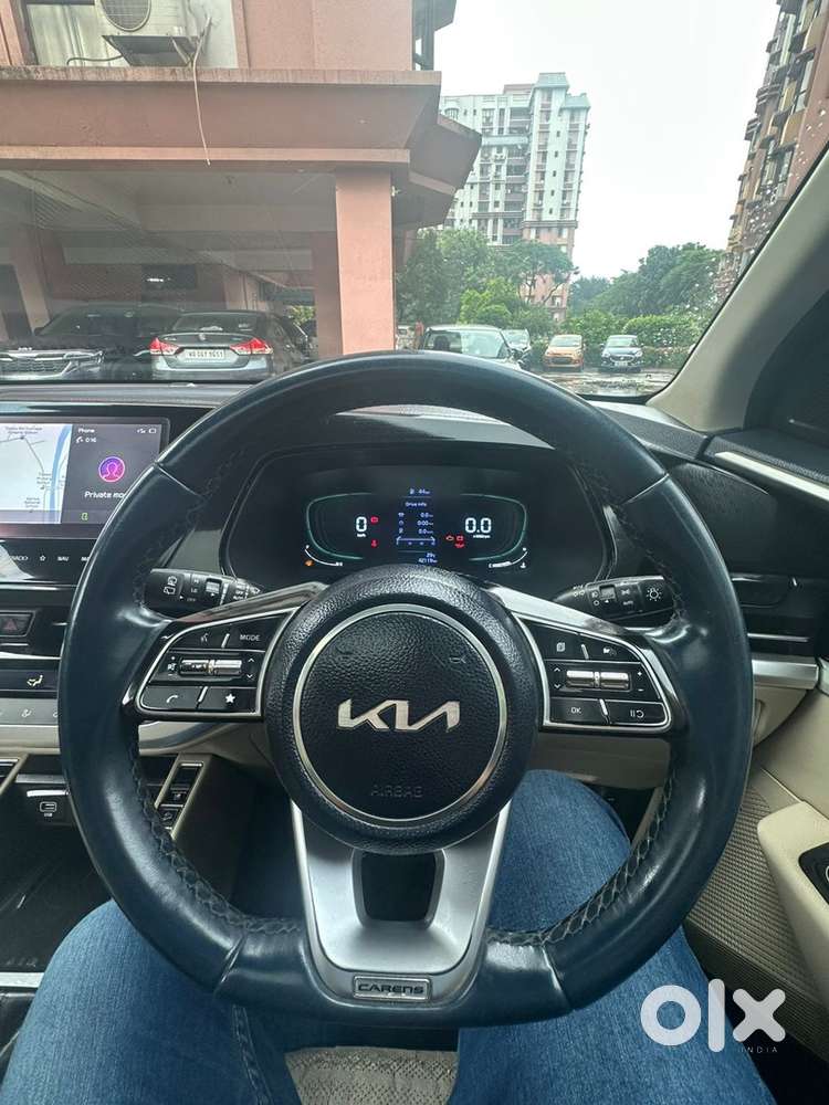 Kia Carens Luxury Plus With Sunroof Top Model Car