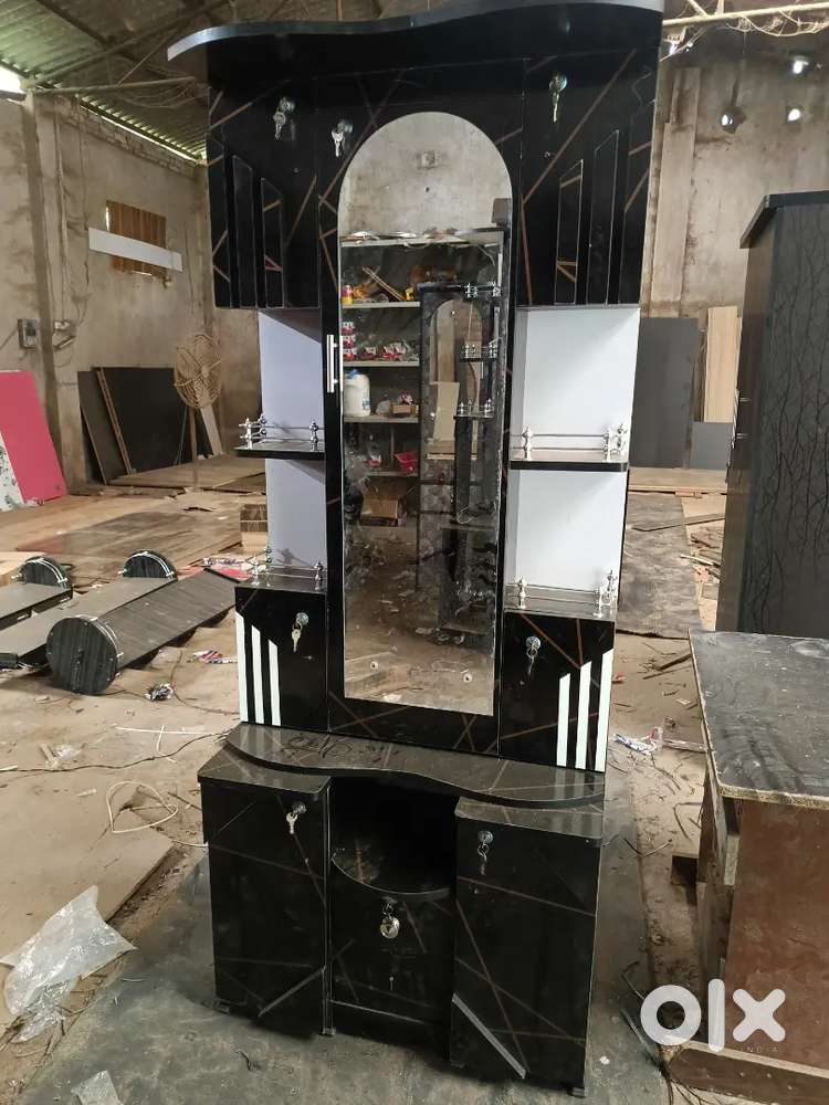 Dressing table