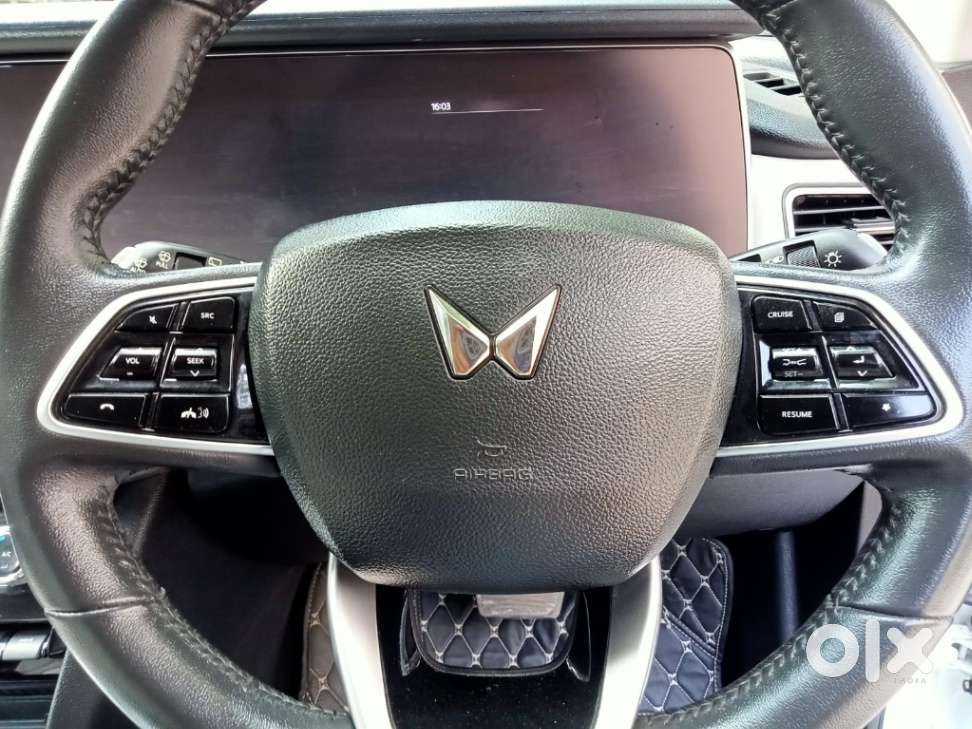 Mahindra Xuv700 2.2 Ax 7 Diesel At Luxury Pack Str, 2023, Diesel