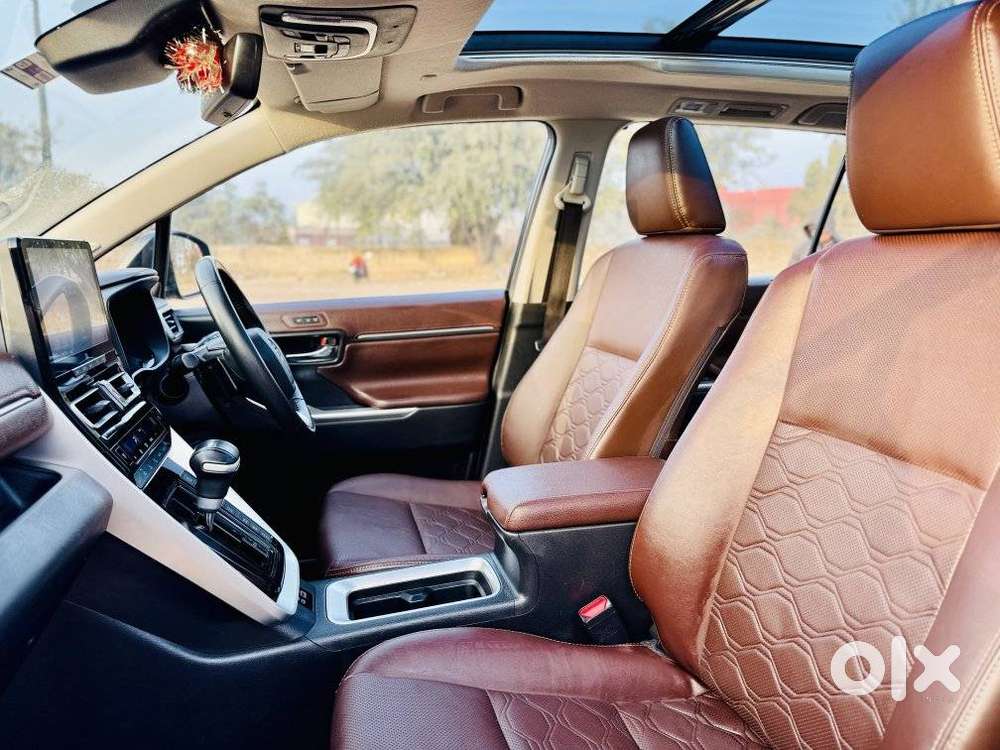 Toyota Innova Hycross 2.0 Zx (o) Hybrid 7 Str, 2024, Petrol