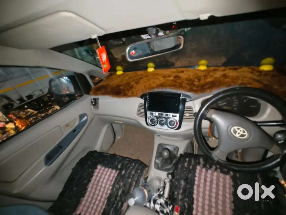 Toyota Innova Hycross 2012 Diesel 200000 Km Driven