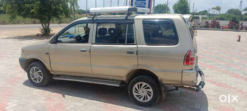 Chevrolet Tavera Neo 2012