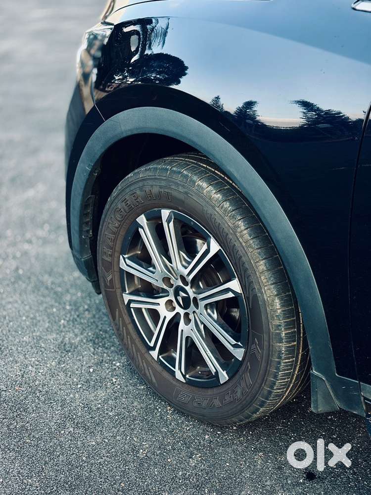 Xuv700 Ax7 Luxury Pack Petrol Mt 2022 Model(limited Edition)
