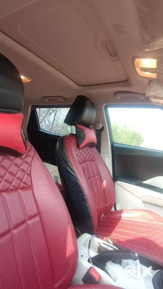 Mahindra Xuv300 2023 Petrol Well Maintained