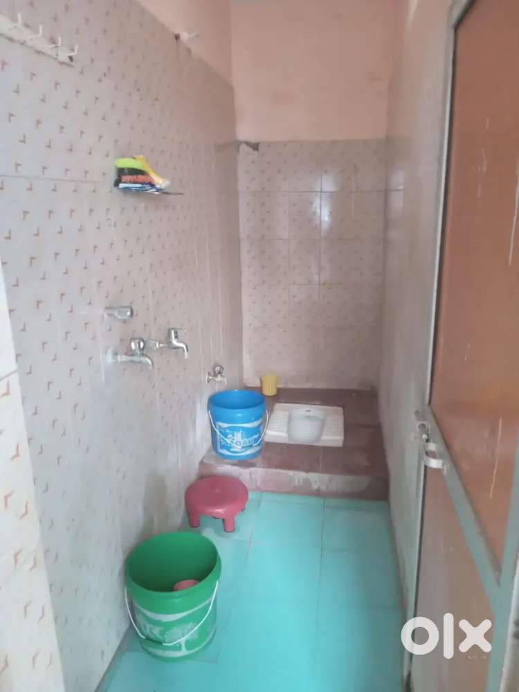 2 BHK room FOR GIRLS In Sigra chhitupur near Happy model school