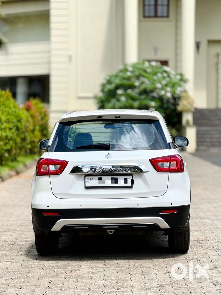 Maruti Suzuki Vitara Brezza Zxi + Mt, 2021, Petrol