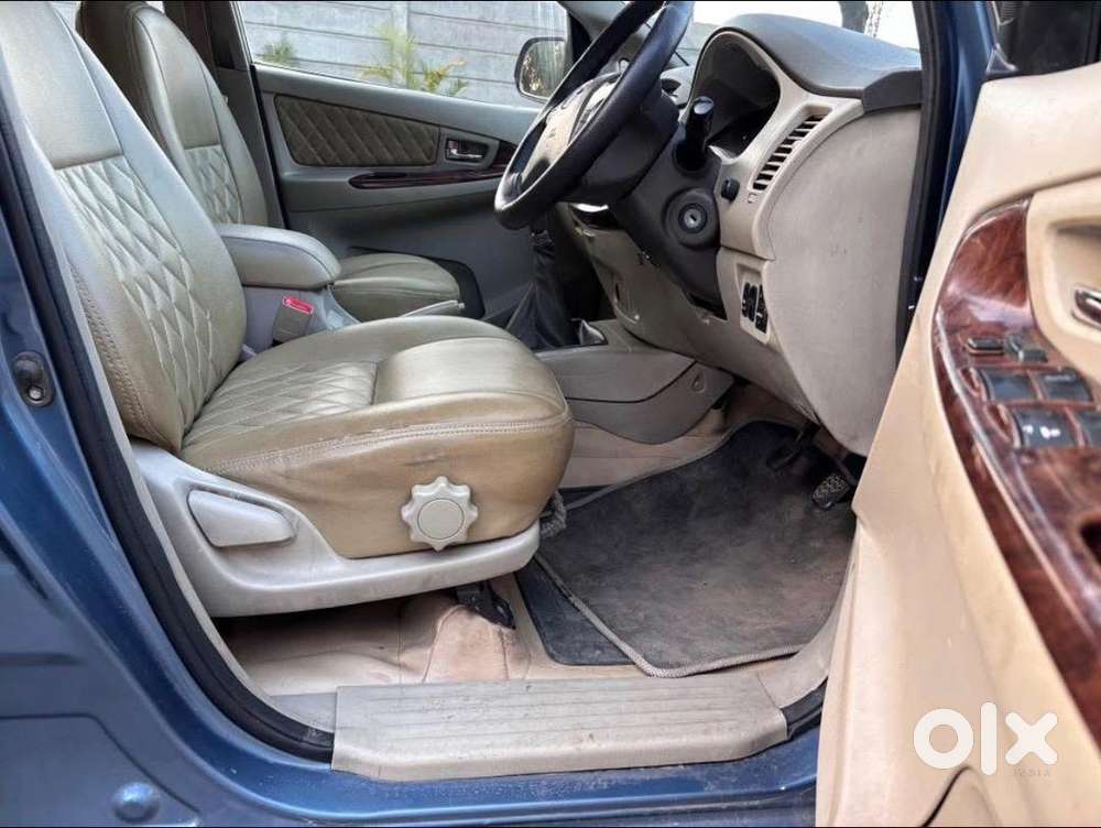 Toyota Innova 2012 Diesel 150000 Km Driven