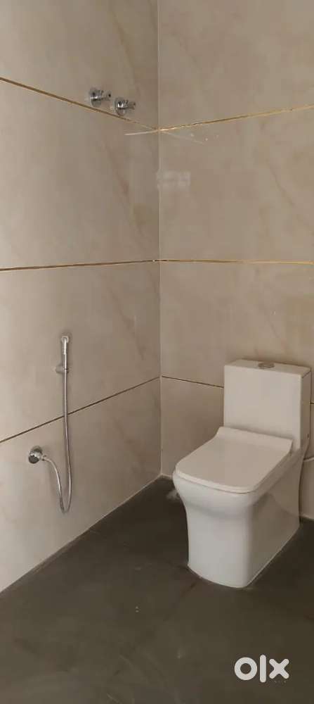 8200 Sq Ft Prime On-Road Property at Vikas Rampur Ring Road