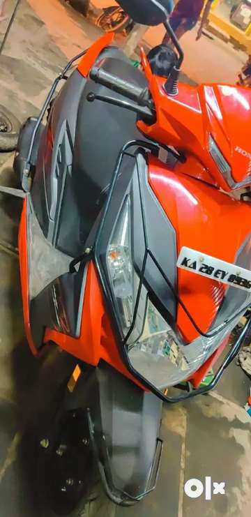 Honda dio discount bs6 orange colour