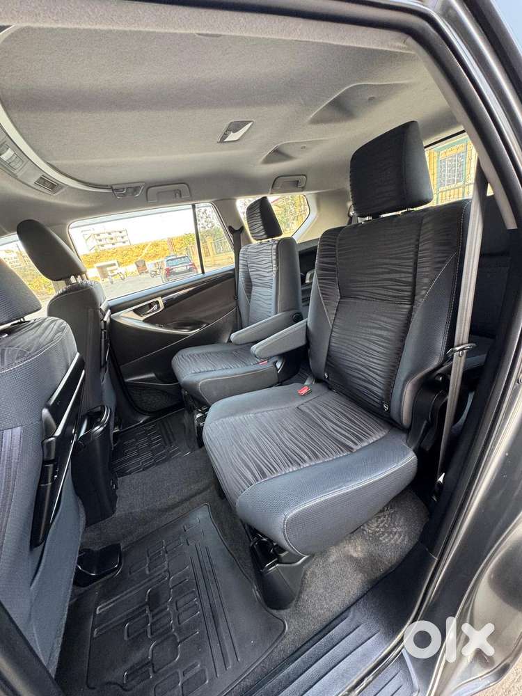 Toyota Innova Crysta 2.7 V, 2017, Petrol