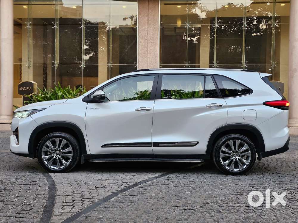 Toyota Innova Hycross 2.0 Zx (o) Hybrid 7 Str, 2024, Petrol