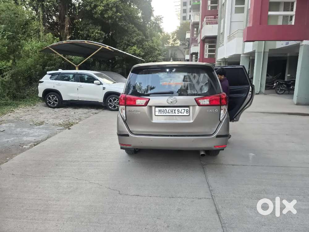 Toyota Innova Crysta 2017 Diesel Well Maintained
