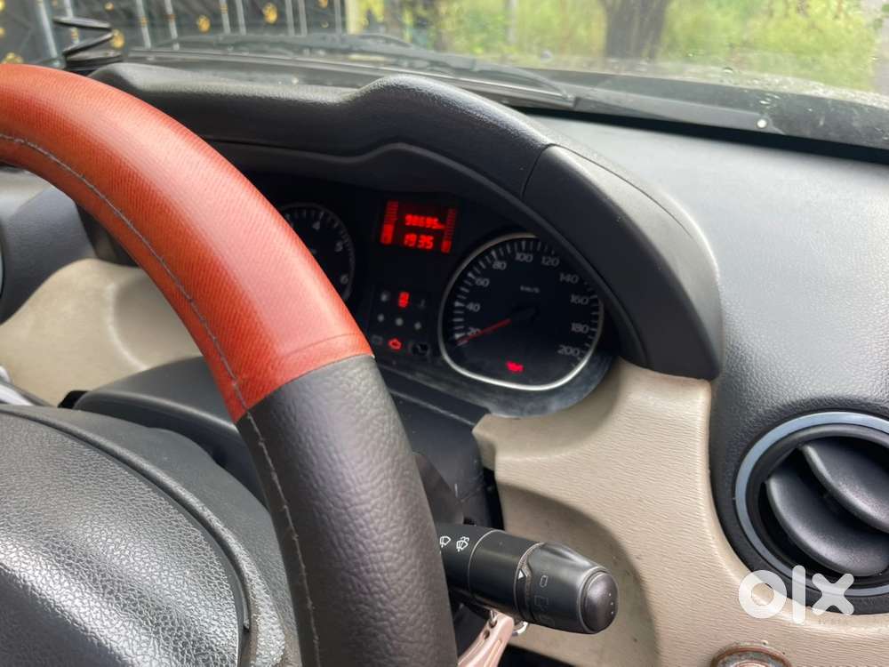 Renault Duster RXE MT 2012