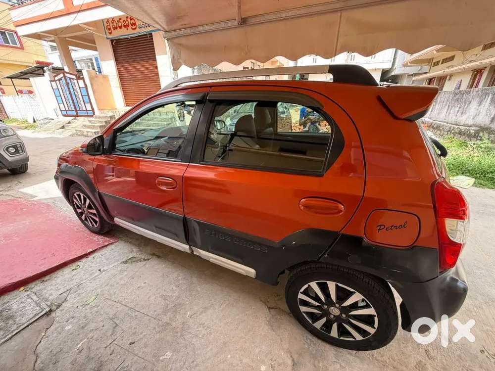 Toyota Etios Cross 2016 Petrol, 100% Showroom Track