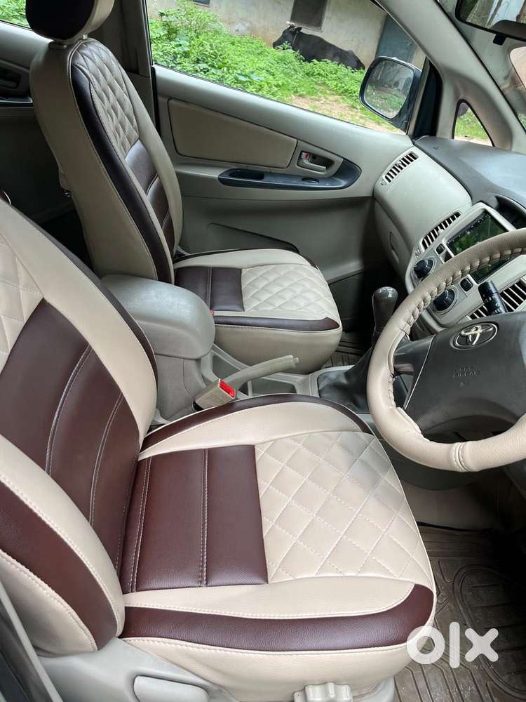 Toyota Innova 2.5 G (diesel) 7 Seater Bs Iv, 2014, Diesel
