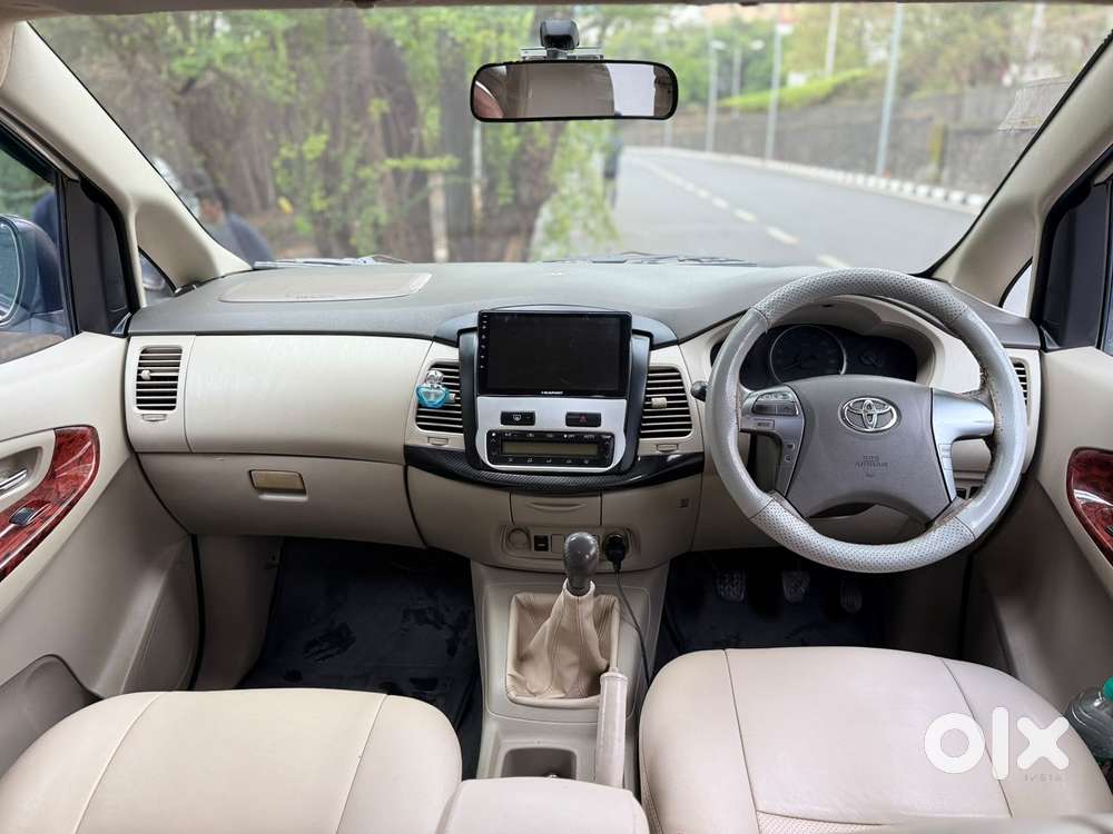 Toyota Innova 2.5 Vx (diesel) 8 Seater Bs Iv, 2014, Diesel