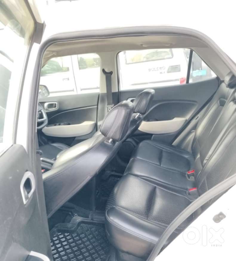 Hyundai Venue Sx Mt, 2023, Petrol