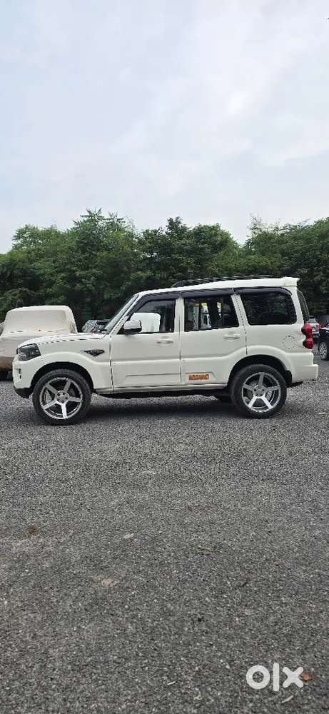 Mahindra Scorpio S6 Plus 2.2,3 Lakh Accessories Extra Fitted, 84000km