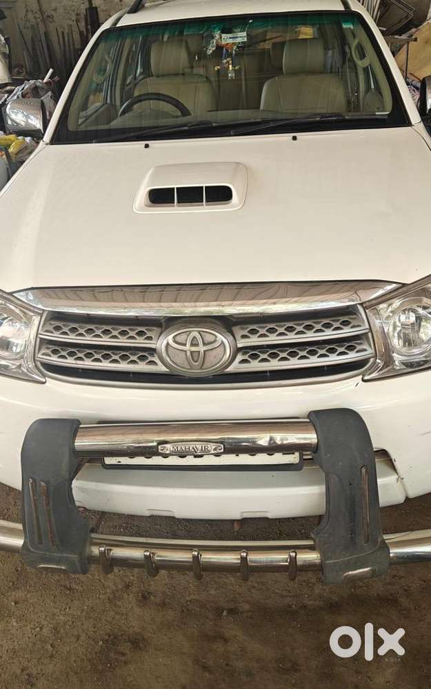 Toyota Fortuner Diesel 169000 Km Driven