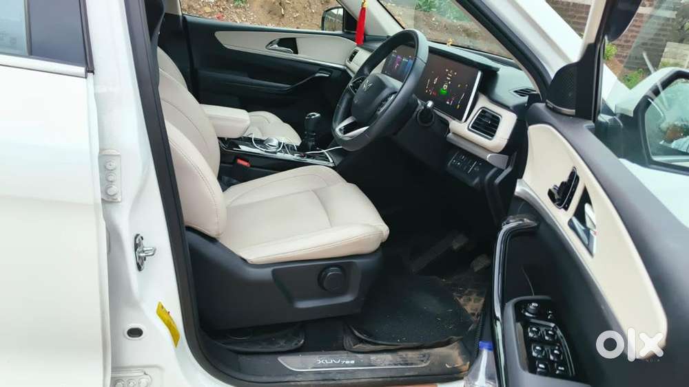 Mahindra Xuv700 2.2 Ax 7 Diesel Mt Luxury Pack Str, 2023, Diesel