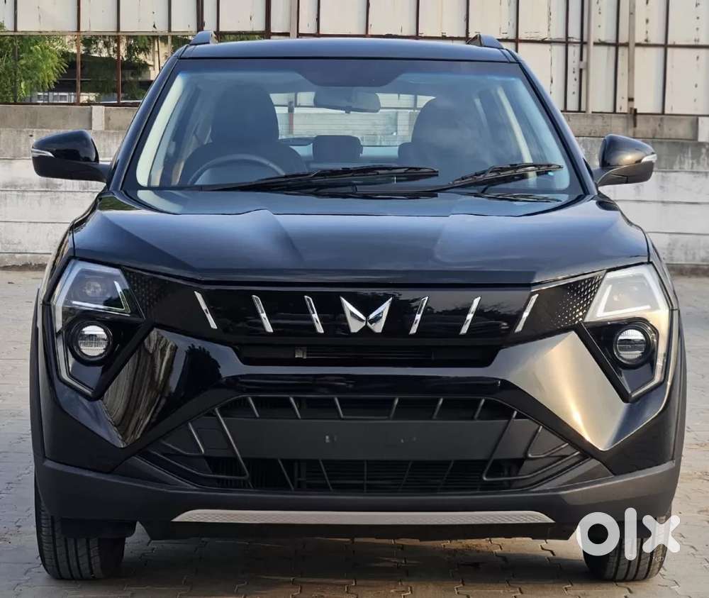 Mahindra Xuv 3xo Ax5 Pm Mt, 2024, Petrol