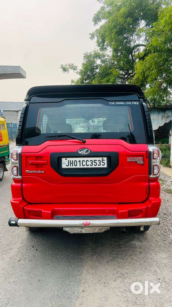 Mahindra Scorpio S10, 2016