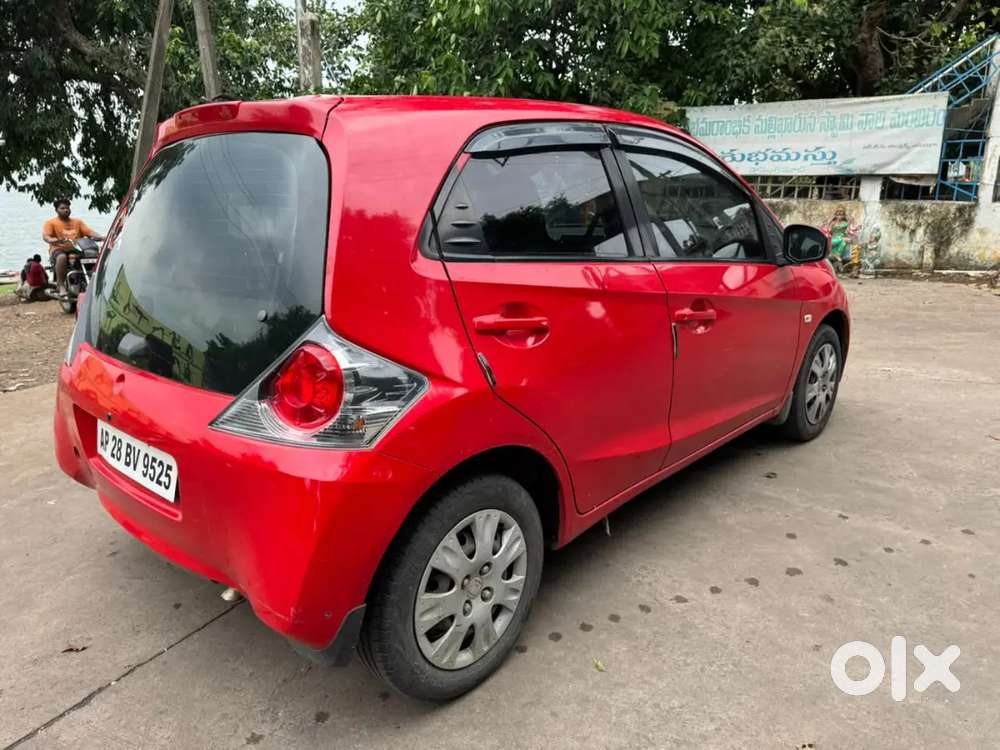 Honda Brio 2013 Petrol Manual 83000 Km Driven