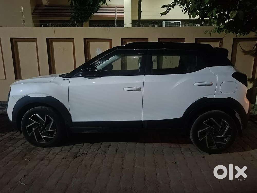 Mahindra Xuv 3xo 2025 Petrol 2300 Km Driven