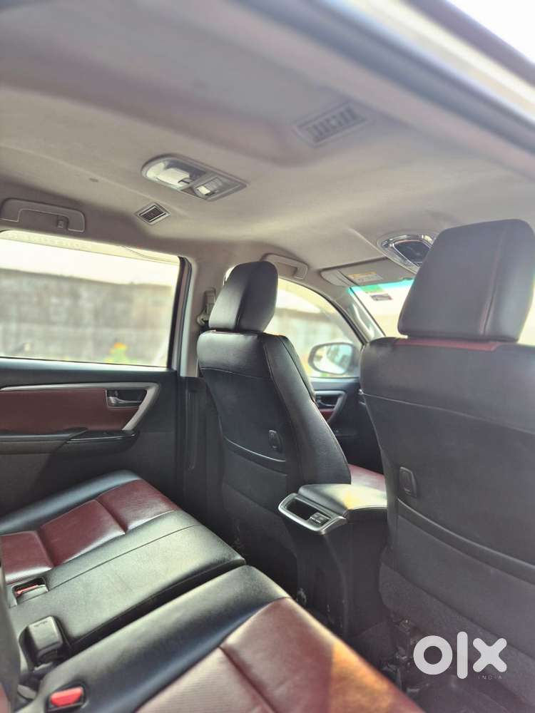 Toyota Fortuner Legender