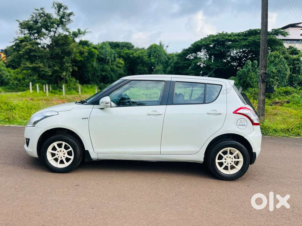 Maruti Suzuki Swift Vxi Abs Bsiv, 2012, Petrol