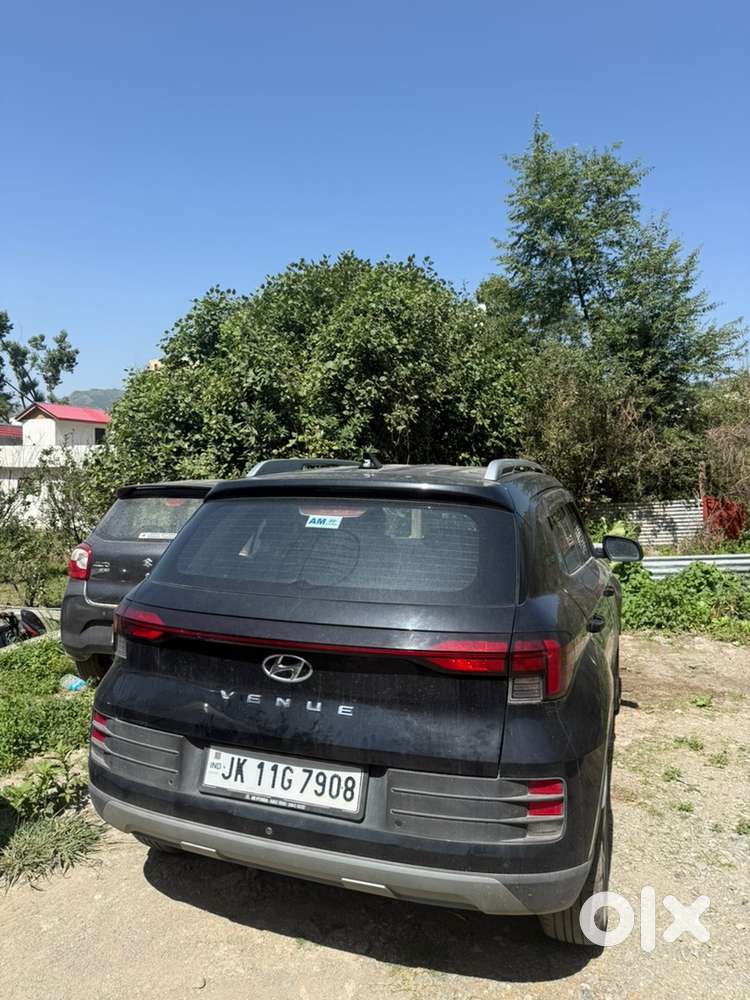 Hyundai Venue Petrol 2024