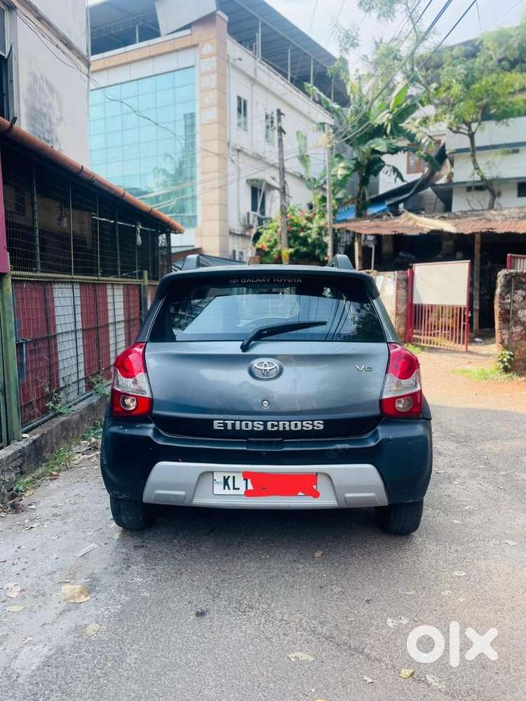 Toyota Etios Cross 2014