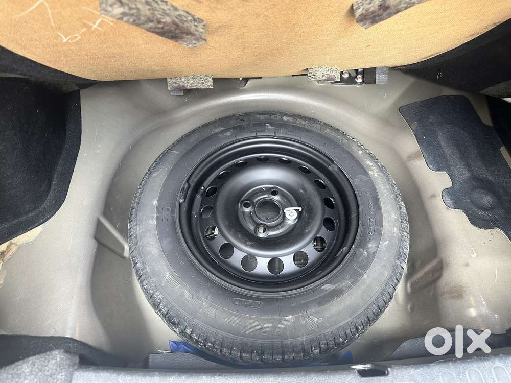 Maruti Suzuki Swift Dzire Vxi Optional, 2015, Petrol