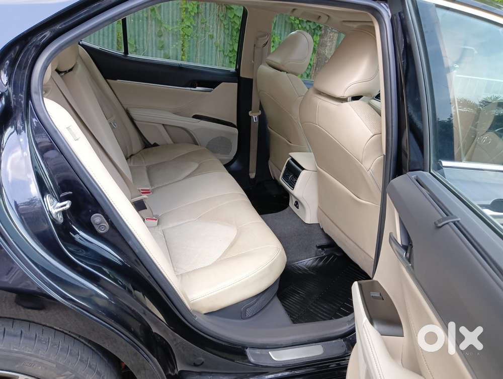 Toyota Camry Hybrid, 2022, Cng & Hybrids