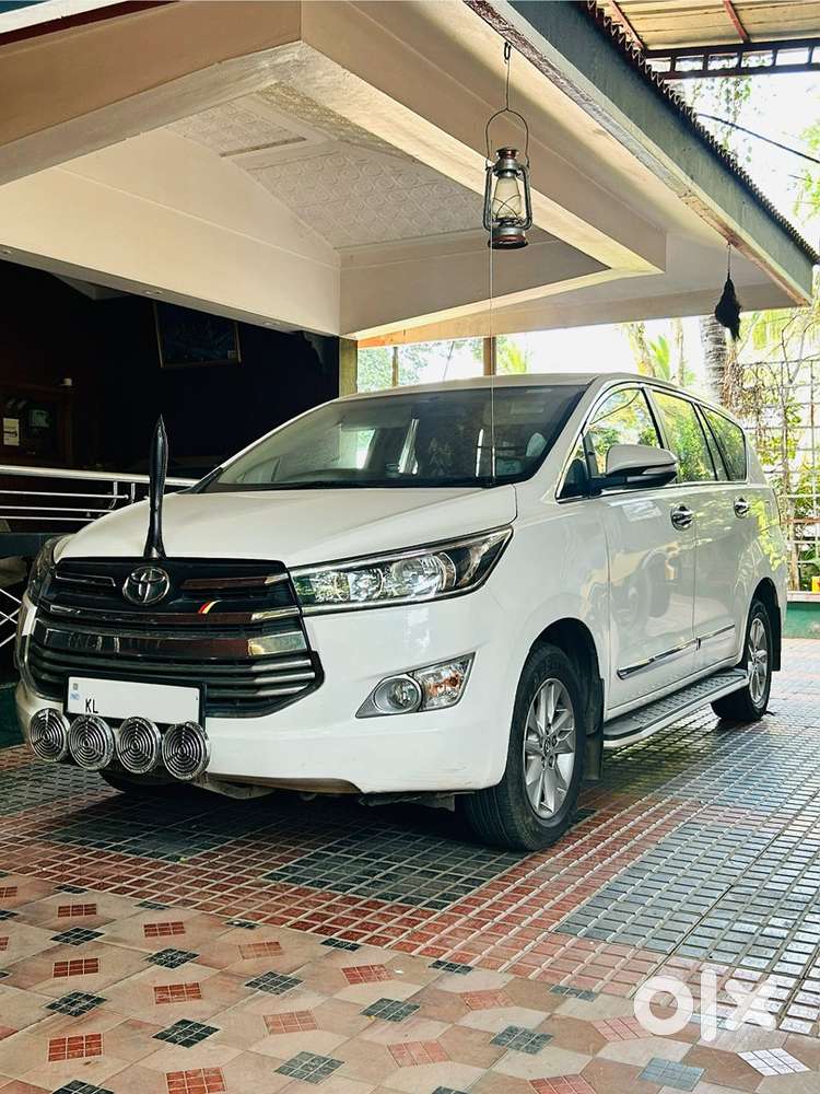 Toyota Innova Crysta 2016 Diesel Well Maintained