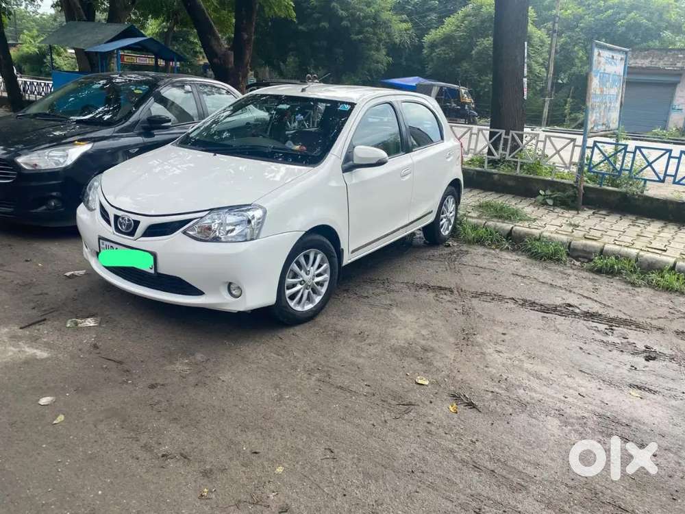 Toyota Etios Liva 2015 Car Up11 Number 9495 White Colour Agency Servic