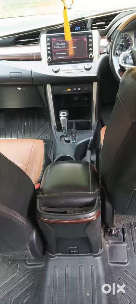 Toyota Innova Crysta [2020-ongoing] 2.4 Zx 7 Str, 2022, Diesel