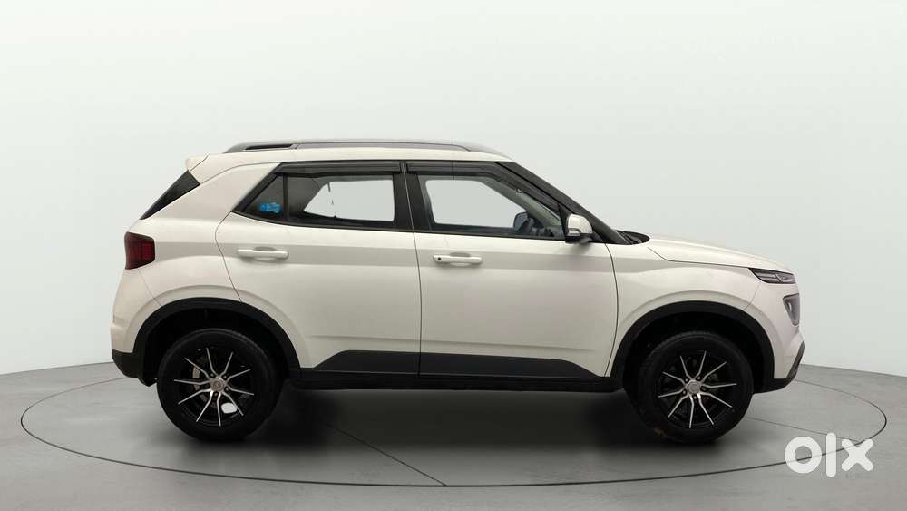 Hyundai Venue 1.2 S Plus, 2022, Petrol